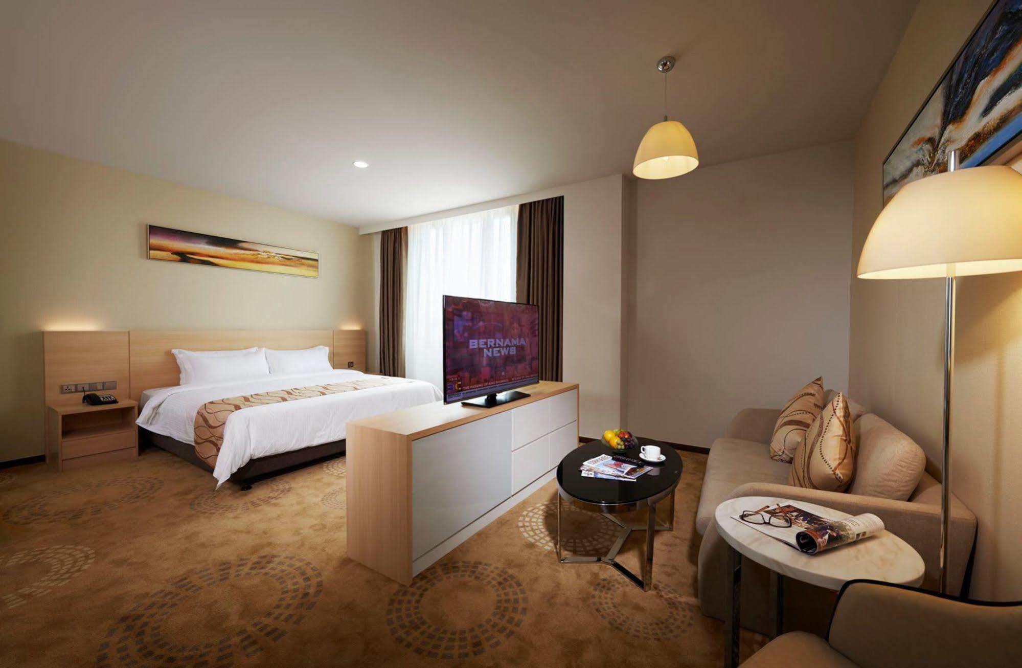 Purest Hotel Сунгай Петани Екстериор снимка