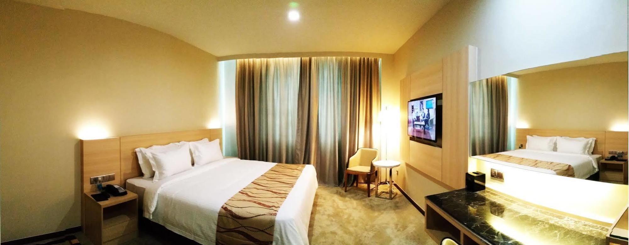 Purest Hotel Сунгай Петани Екстериор снимка