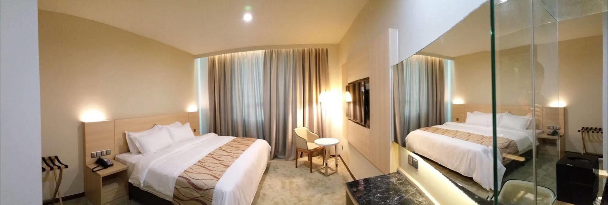 Purest Hotel Сунгай Петани Екстериор снимка