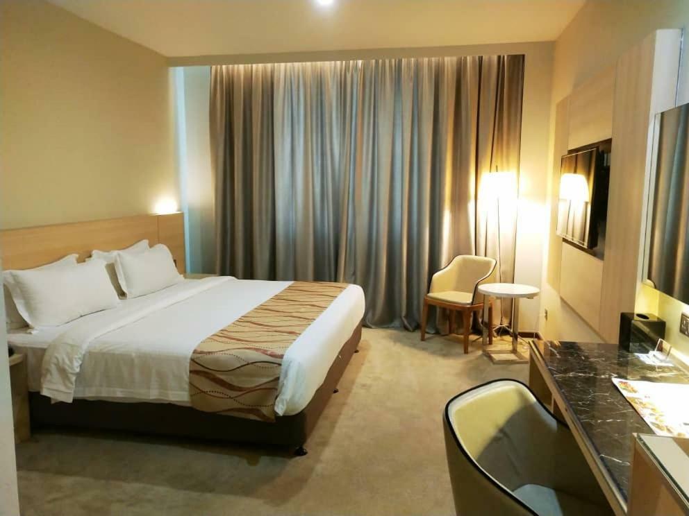 Purest Hotel Сунгай Петани Екстериор снимка
